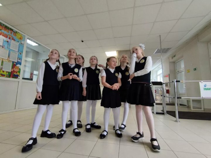 Школьники в Минске будут носить форму с госсимволикой