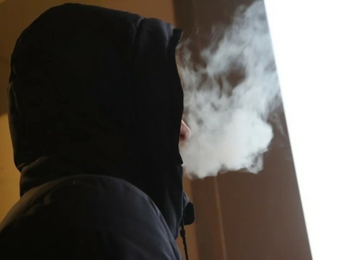 Можно ли курить электронные сигареты в подъезде?