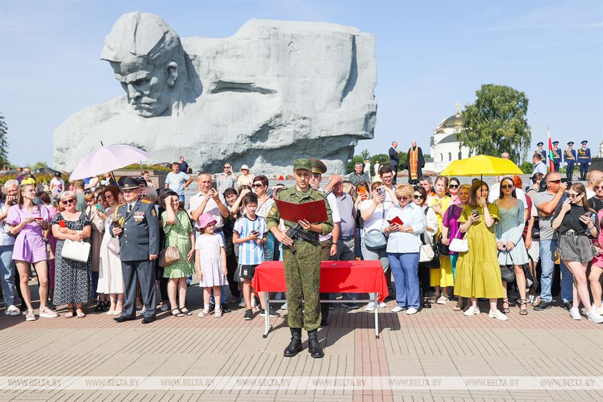 Церемония принятия военной присяги состоялась в Брестской крепости