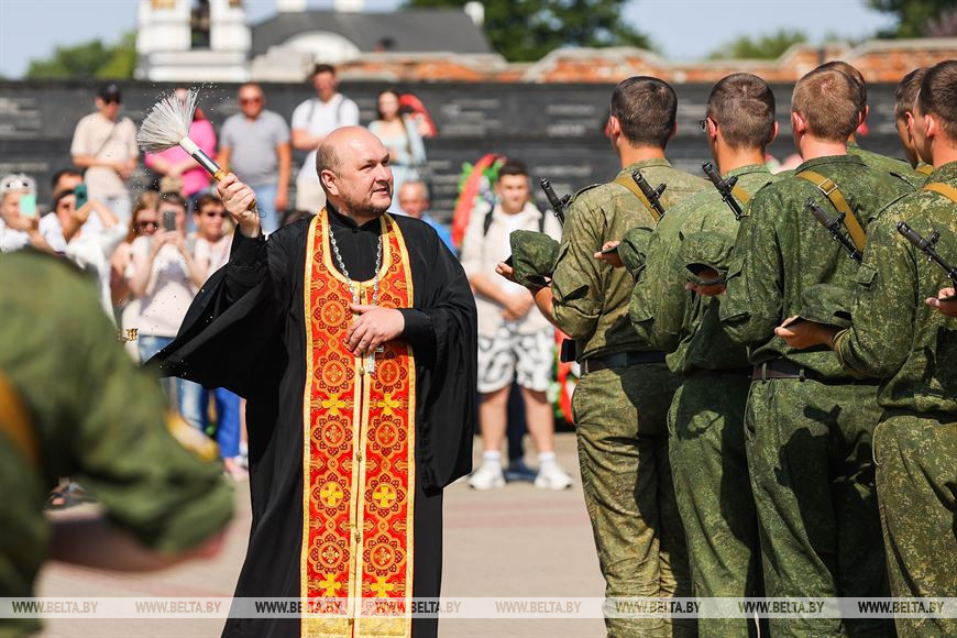 Церемония принятия военной присяги состоялась в Брестской крепости
