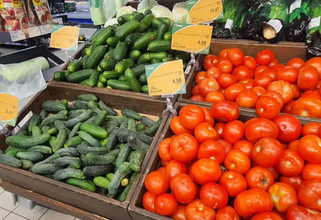 Ценник на бульбу с огурцом: в овощном магазине, на рынке и в супермаркете. Почем сезонные овощи и фрукты в Бресте?