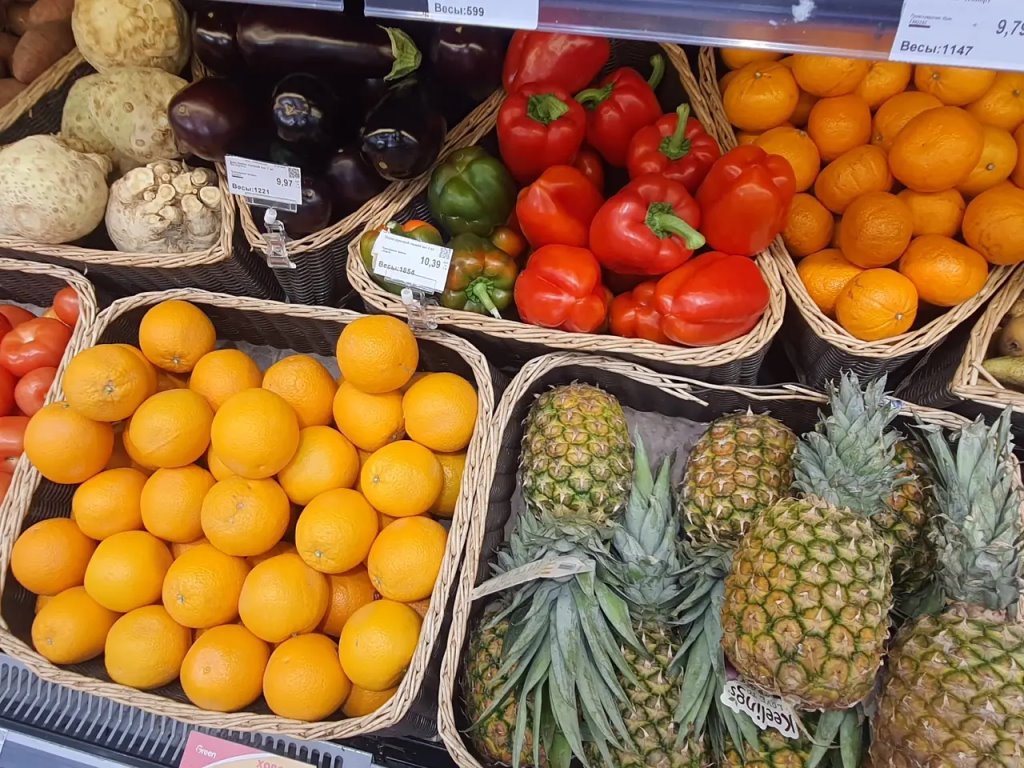 Ценник на бульбу с огурцом: в овощном магазине, на рынке и в супермаркете. Почем сезонные овощи и фрукты в Бресте?