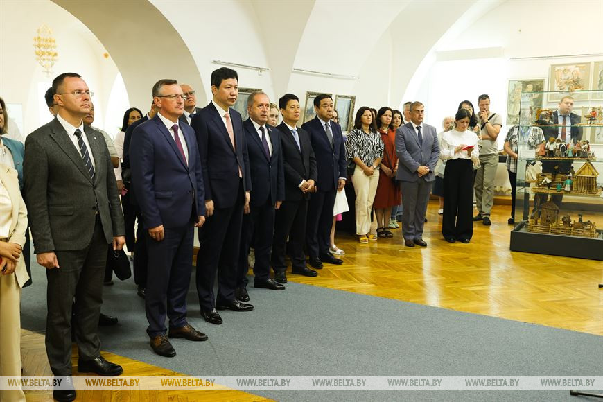 Выставка, посвященная провинции Ляонин, открылась в Художественном музее в Брестской крепости