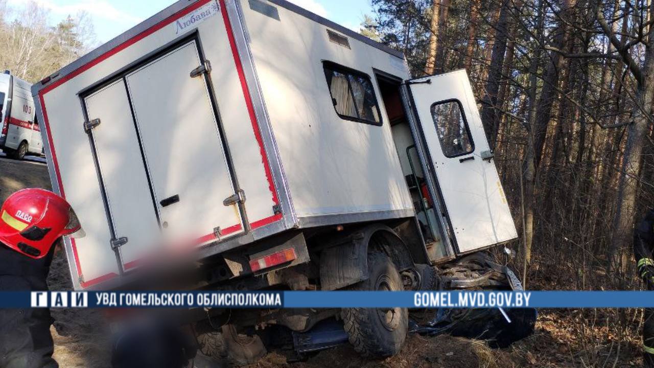 Трагедия на трассе М-10: водитель «ВАЗ» погиб в результате аварии