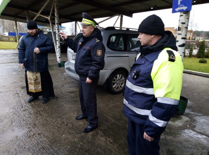 День памяти жертв ДТП: в Пинске и Пинском районе освятили опасные участки дорог