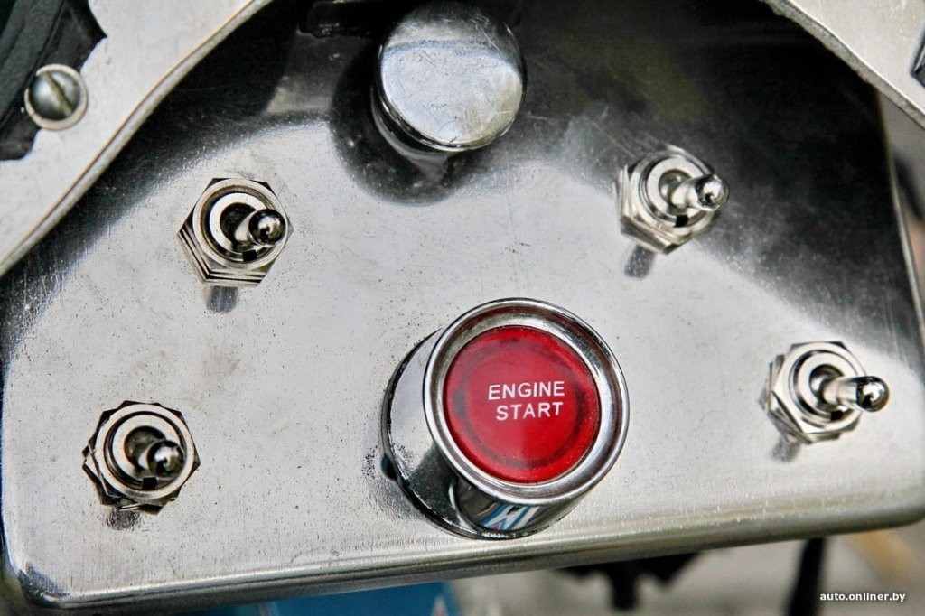 «Гудок, как у паровоза, и восемь фар». Житель Бреста смастерил необычный электровелосипед