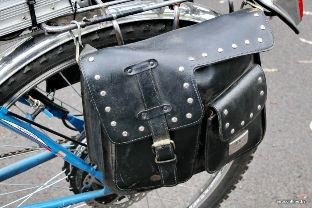 «Гудок, как у паровоза, и восемь фар». Житель Бреста смастерил необычный электровелосипед