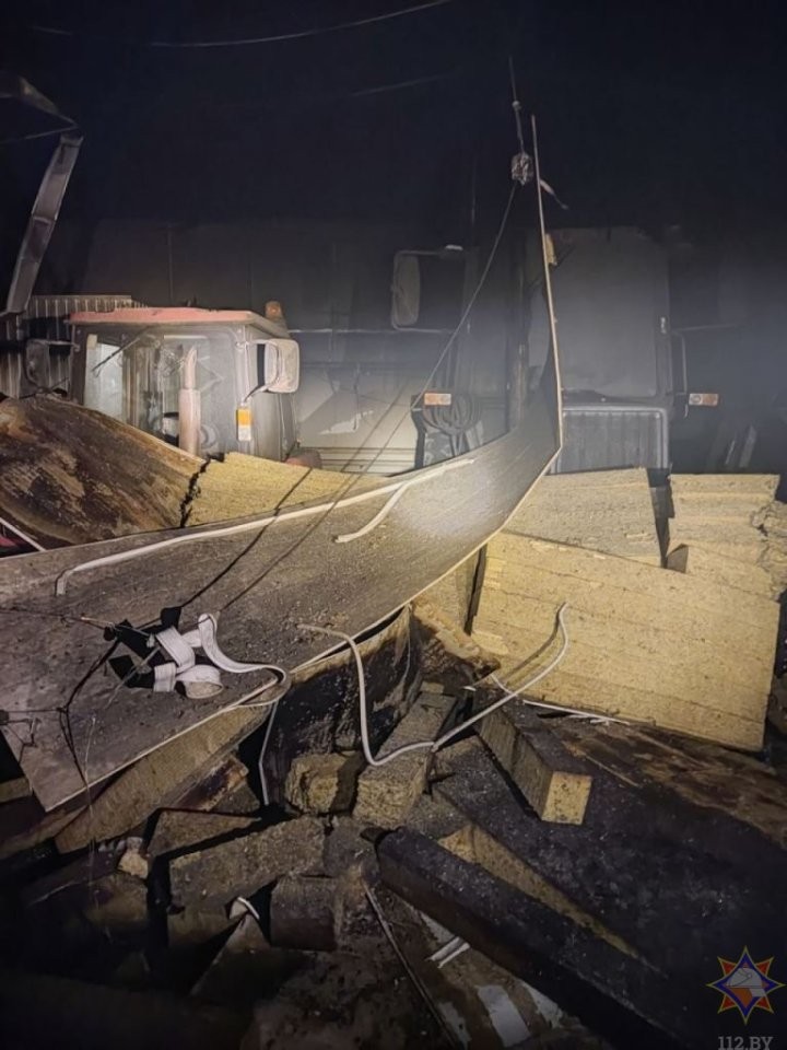 Спасатели ликвидировали пожар под Брестом, который произошел в гараже на территории птицефабрики