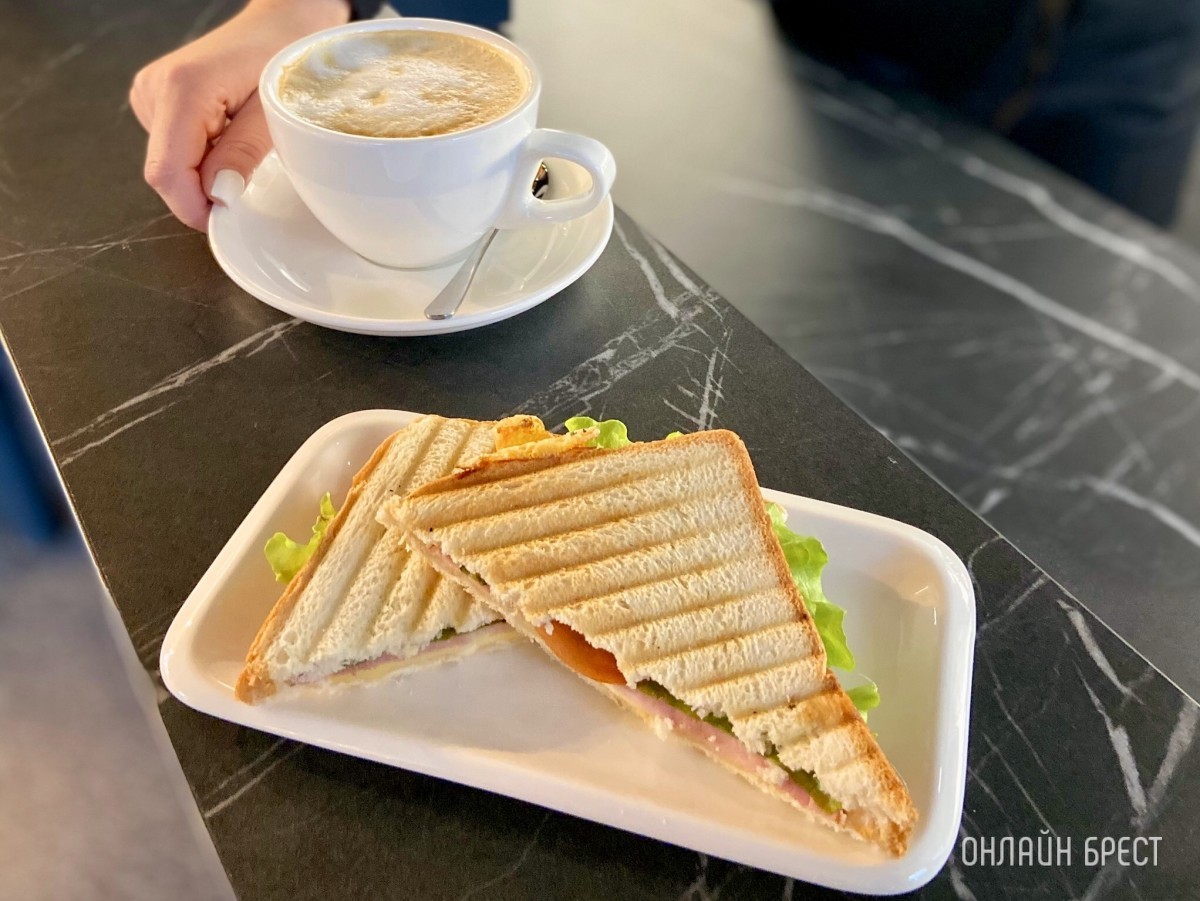 Такого в Бресте еще не было! Новая кофейня из морского контейнера открылась на Востоке