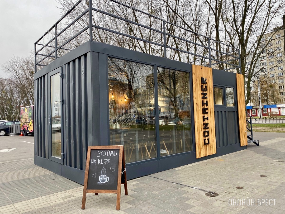 Такого в Бресте еще не было! Новая кофейня из морского контейнера открылась на Востоке