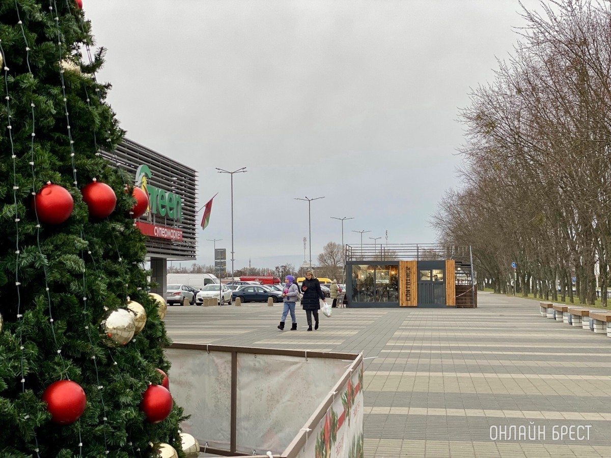 Такого в Бресте еще не было! Новая кофейня из морского контейнера открылась на Востоке