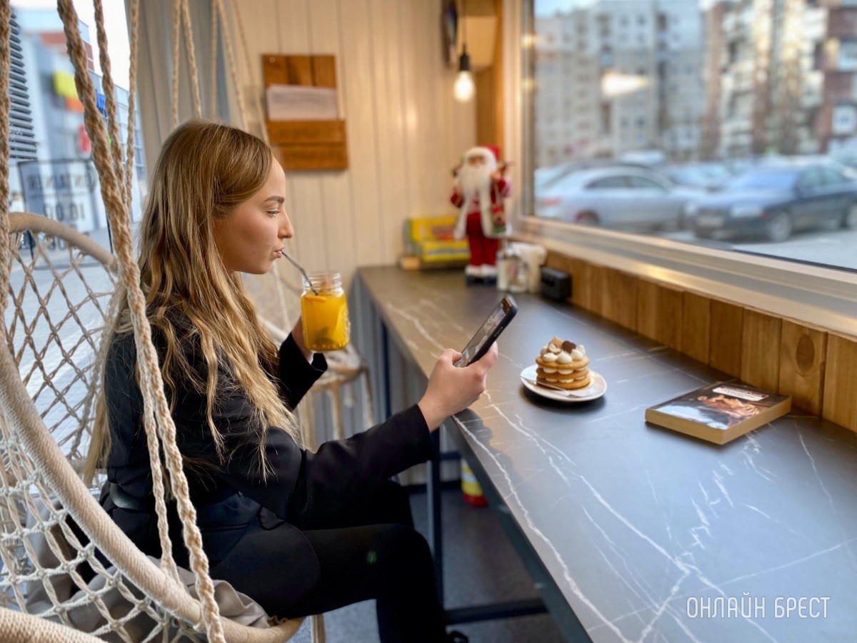 Такого в Бресте еще не было! Новая кофейня из морского контейнера открылась на Востоке