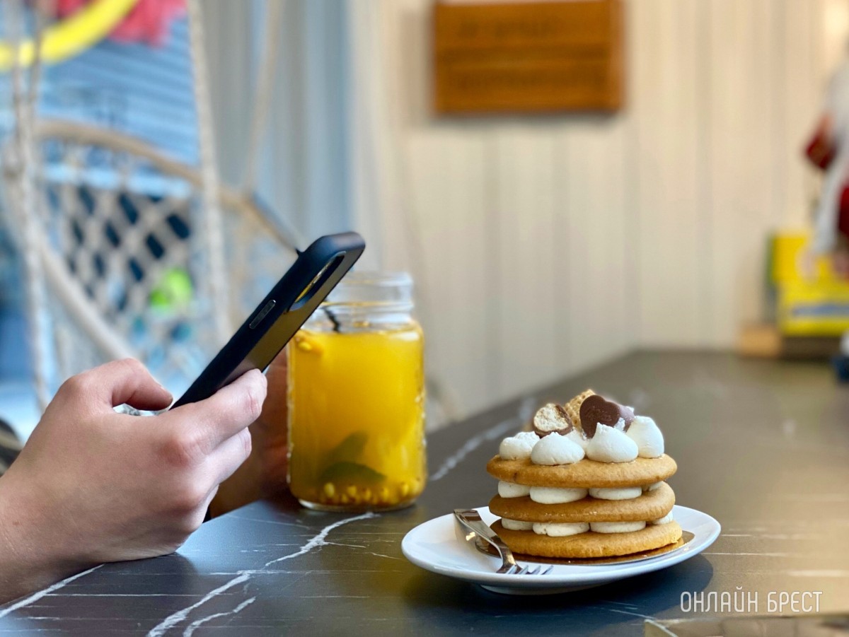 Такого в Бресте еще не было! Новая кофейня из морского контейнера открылась на Востоке