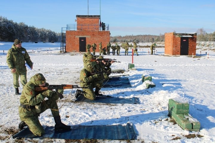 Первые боевые стрельбы состоялись у нового пополнения Пинского погранотряда