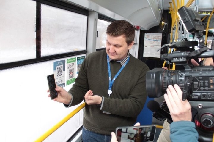 Брест первым в Беларуси запустил оплату проезда в транспорте через Telegram и мобильное приложение