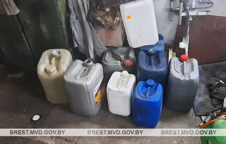 Взятка за техосмотр. В Бресте задержали начальника станции диагностики