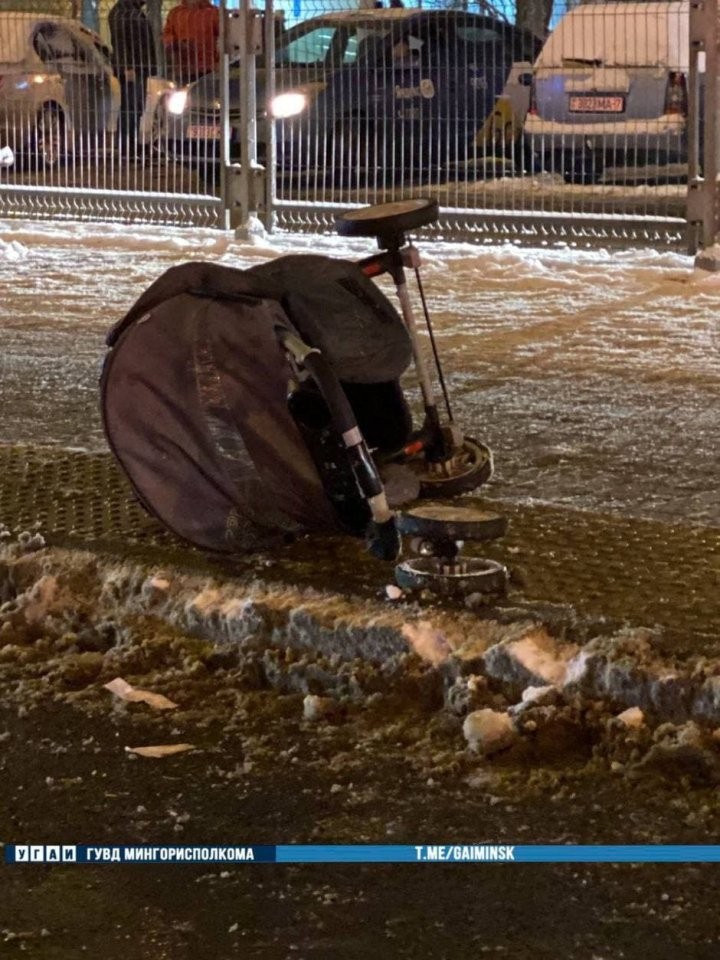 Машина сбила велосипедиста и коляску с ребенком на переходе в Минске