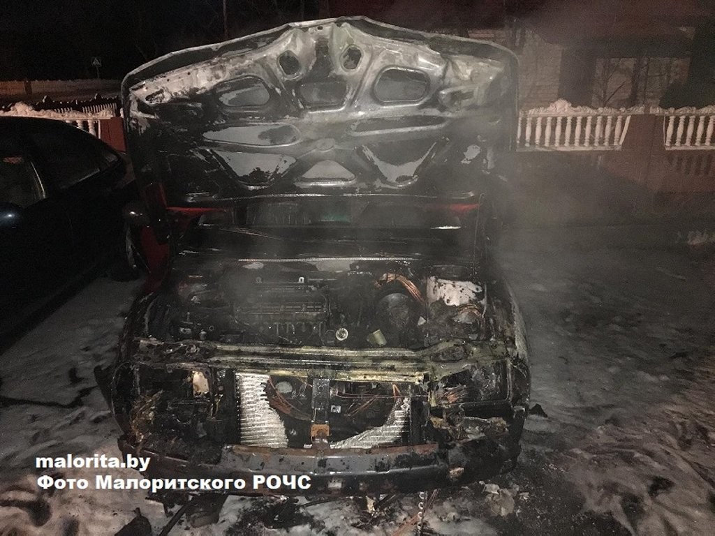 В Малорите горел автомобиль 