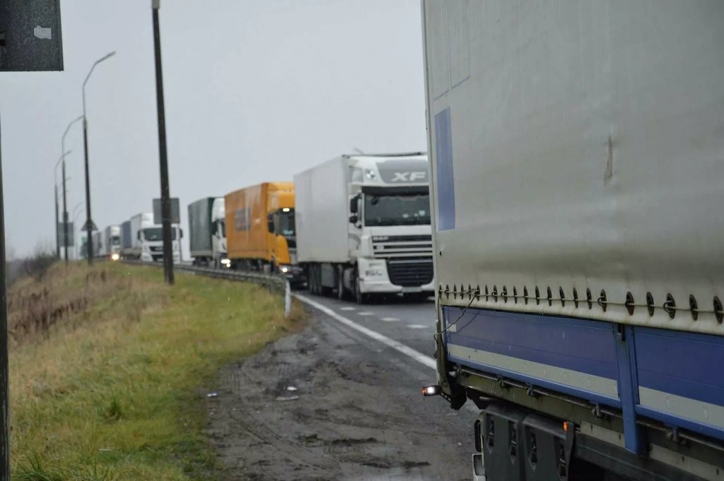 В «Козловичах» выросли очереди фур