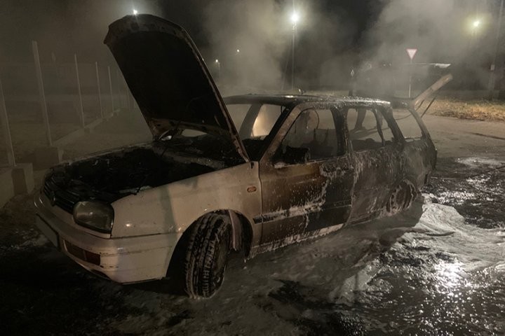 В Березе сгорел автомобиль. Что делать, если ваш автомобиль загорелся