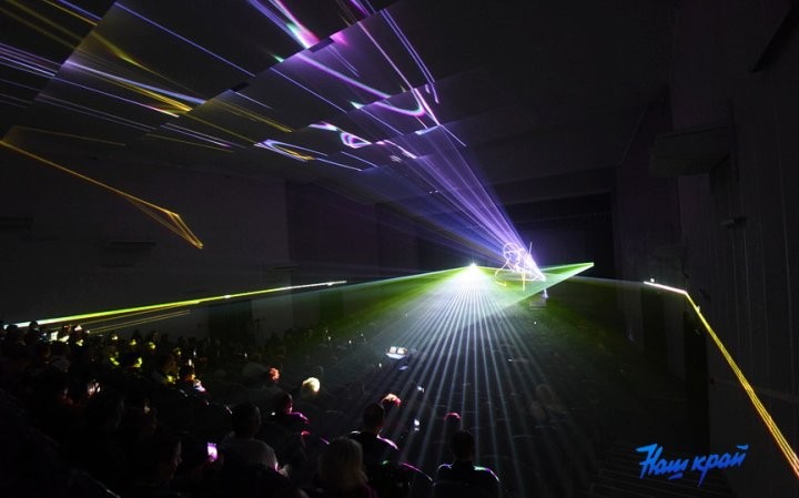 Лазерное шоу в честь 150-летия локомотивного депо и станции Барановичи-Центральные