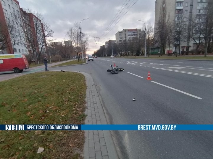 С травмами госпитализирован водитель мотоцикла. Подробности ДТП в Бресте