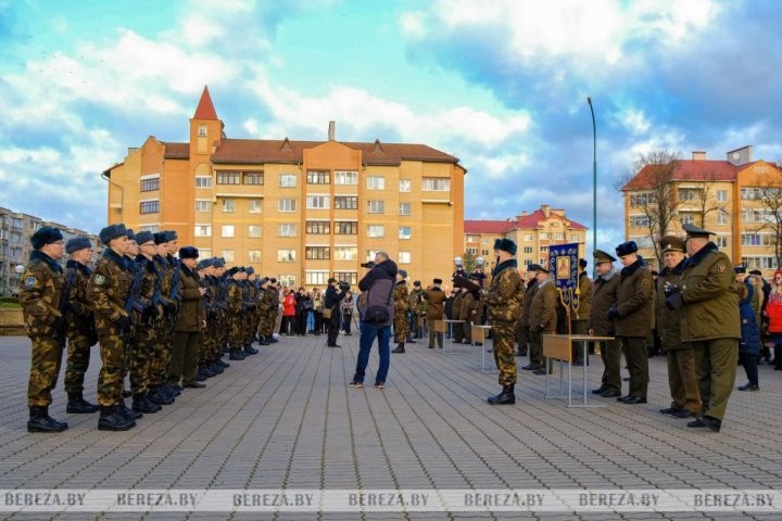 Новобранцы Березовского гарнизона приняли военную присягу