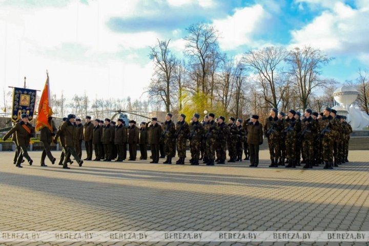 Новобранцы Березовского гарнизона приняли военную присягу