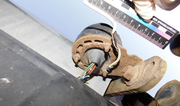 Житель Витебской области заминировал машину и едва не взорвал жену и дочь