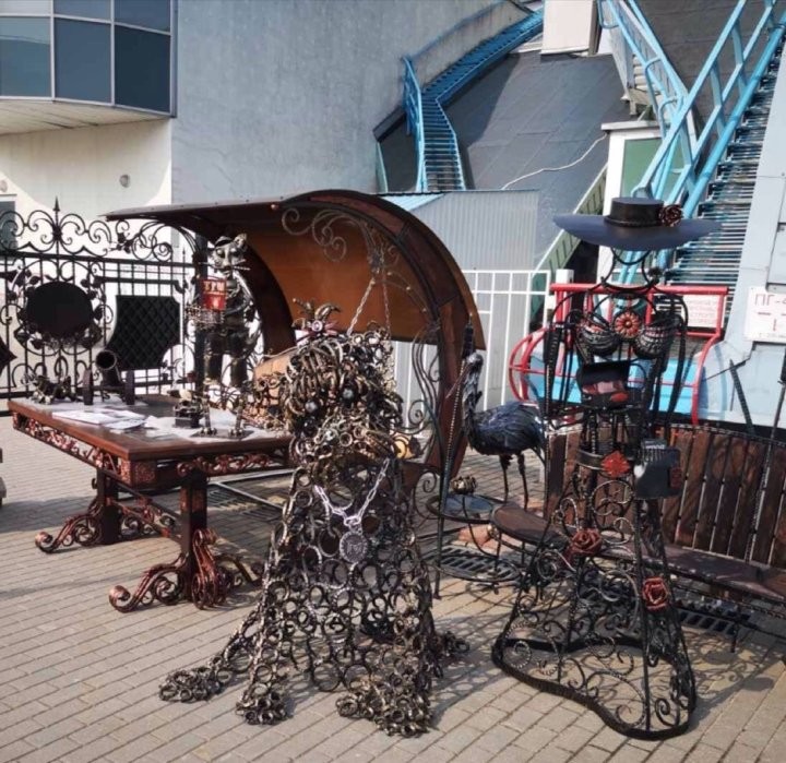 Массивные металлические скульптуры украсят улицу Гоголя в Бресте