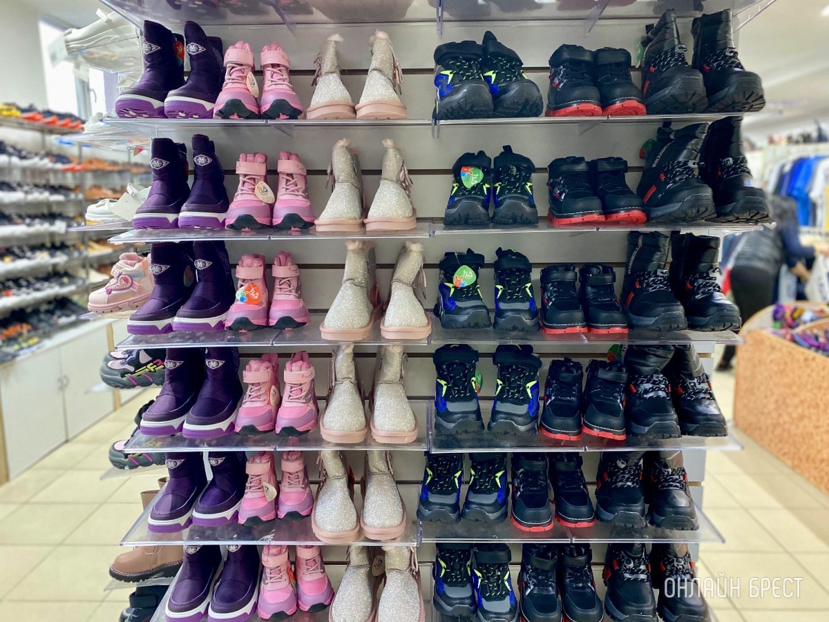 Магазины «Мегаполис» в Бресте объявляют о большом пополнении товара и скидке на теплую одежду и обувь