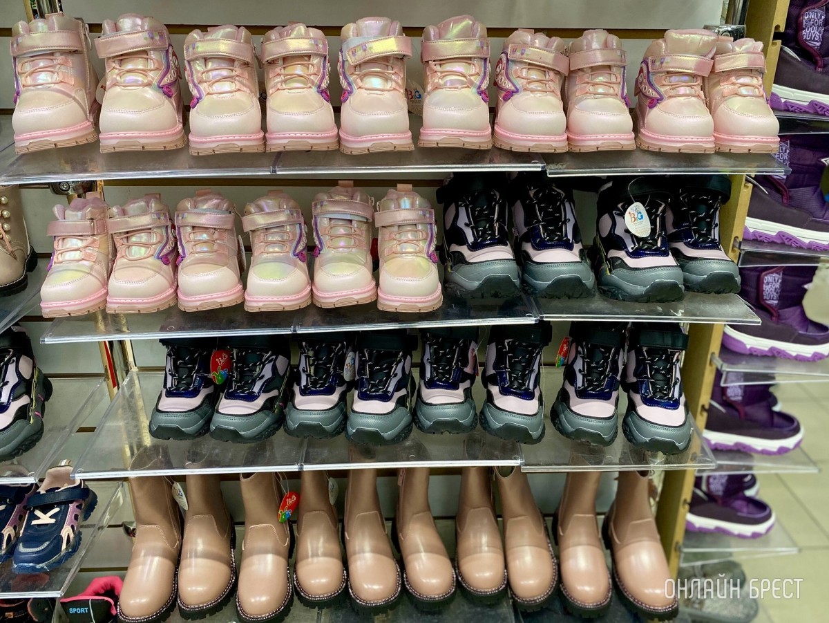 Магазины «Мегаполис» в Бресте объявляют о большом пополнении товара и скидке на теплую одежду и обувь