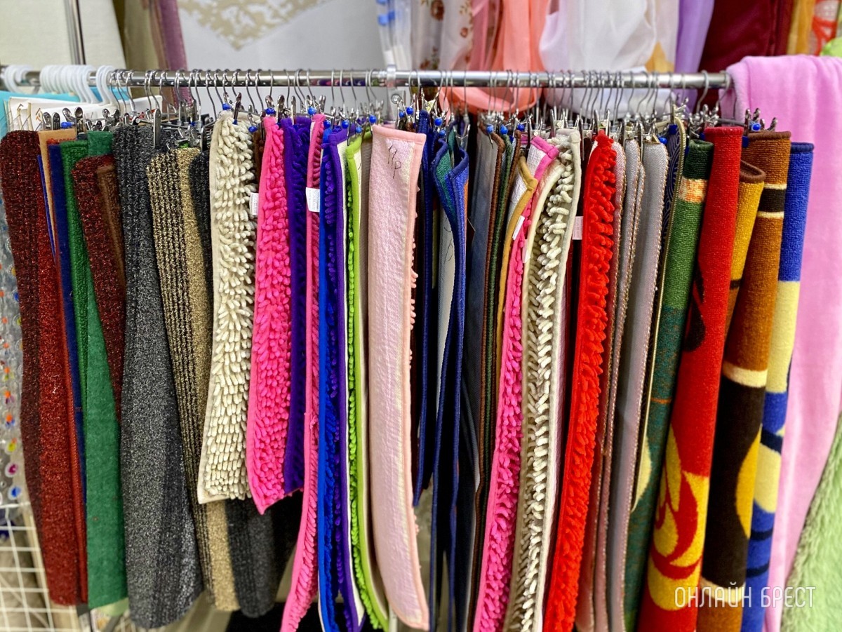 Магазины «Мегаполис» в Бресте объявляют о большом пополнении товара и скидке на теплую одежду и обувь