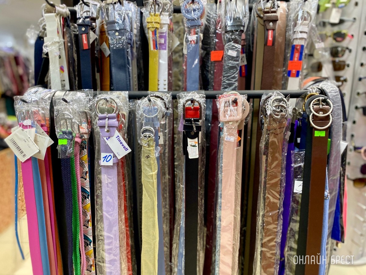 Магазины «Мегаполис» в Бресте объявляют о большом пополнении товара и скидке на теплую одежду и обувь