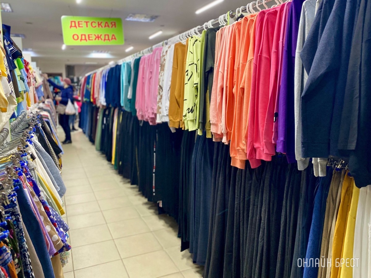 Магазины «Мегаполис» в Бресте объявляют о большом пополнении товара и скидке на теплую одежду и обувь