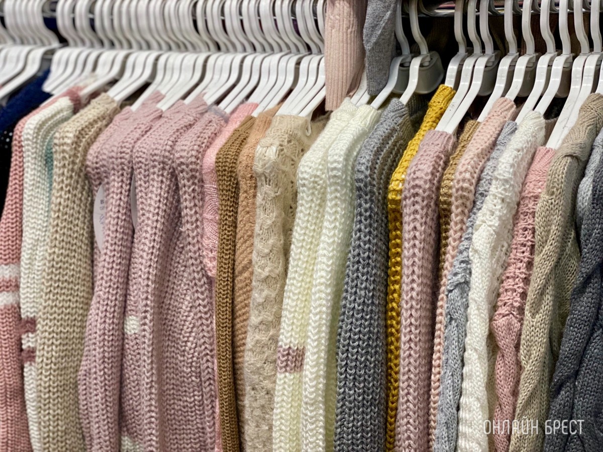 Магазины «Мегаполис» в Бресте объявляют о большом пополнении товара и скидке на теплую одежду и обувь