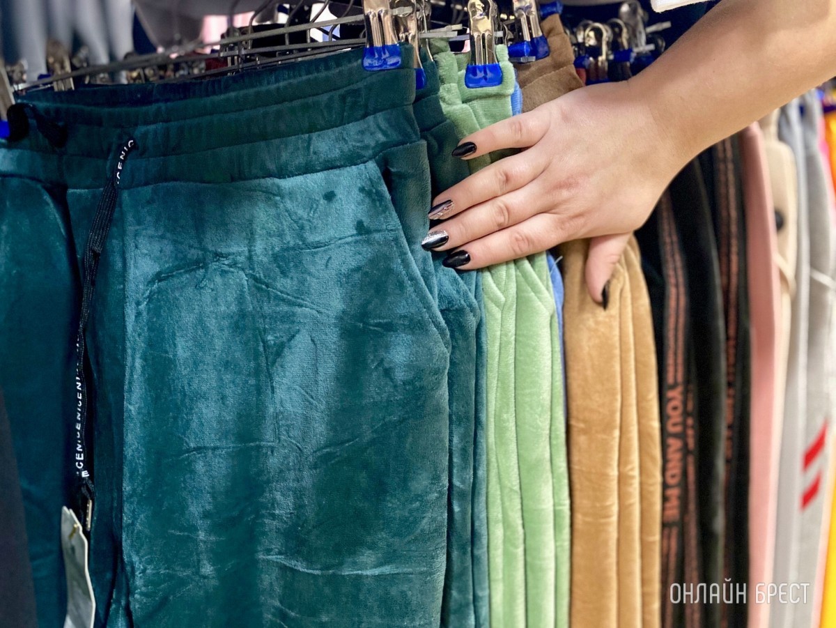 Магазины «Мегаполис» в Бресте объявляют о большом пополнении товара и скидке на теплую одежду и обувь