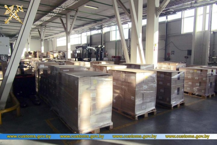 Более 110 тысяч упаковок с таблетками оказались «лишними». Брестские таможенники пресекли ввоз незадекларированной партии лекарств