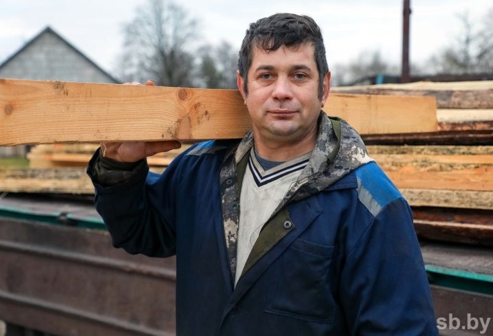 Многодетный отец из Кобринского района после смерти супруги обратился с просьбой о переводе обязательств по кредиту