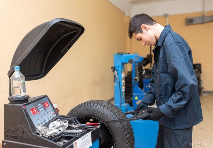 Какие выплаты положены молодым специалистам после распределения, рассказали в Минтруда