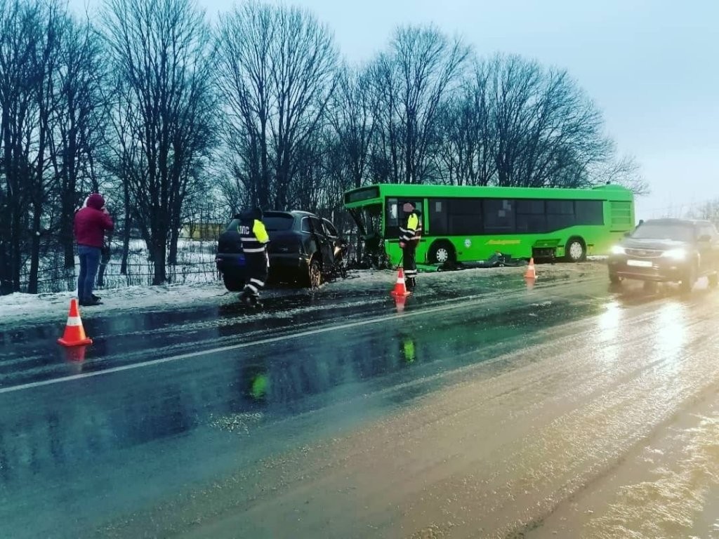 В Минской области произошло лобовое ДТП с участием рейсового автобуса