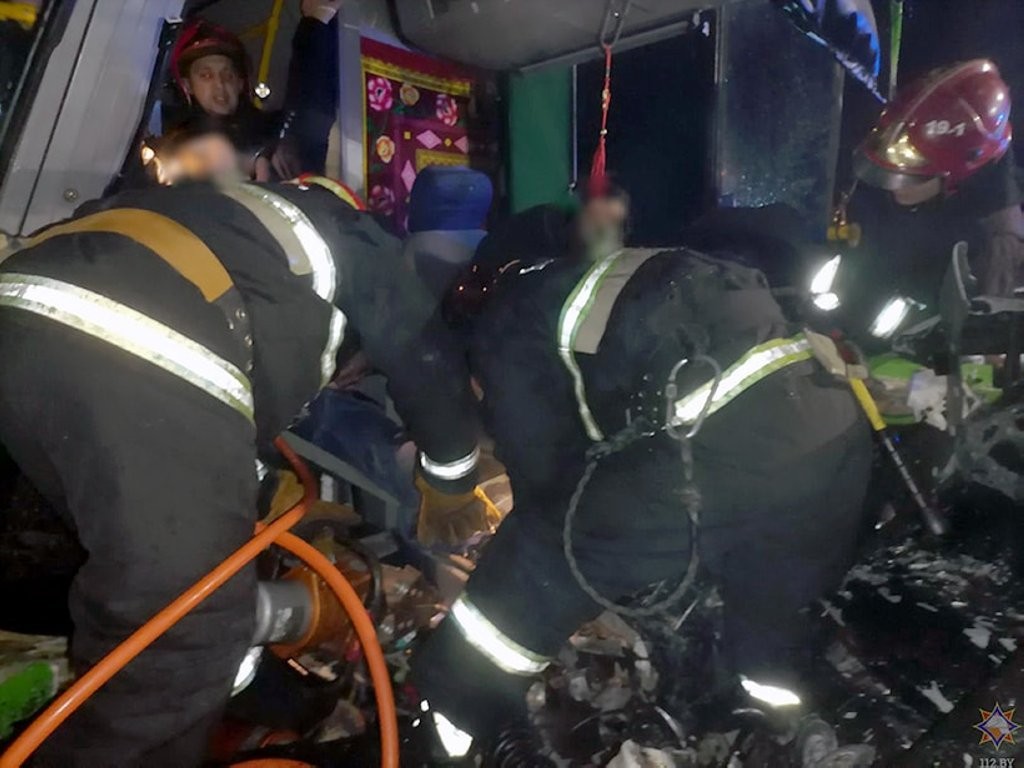 В Минской области произошло лобовое ДТП с участием рейсового автобуса