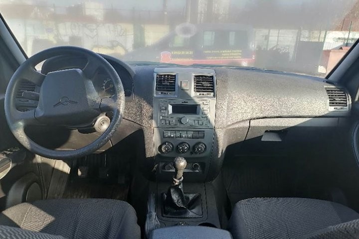 Внедорожники УАЗ «Патриот» дешевле шести тысяч рублей продают с аукциона в Бресте