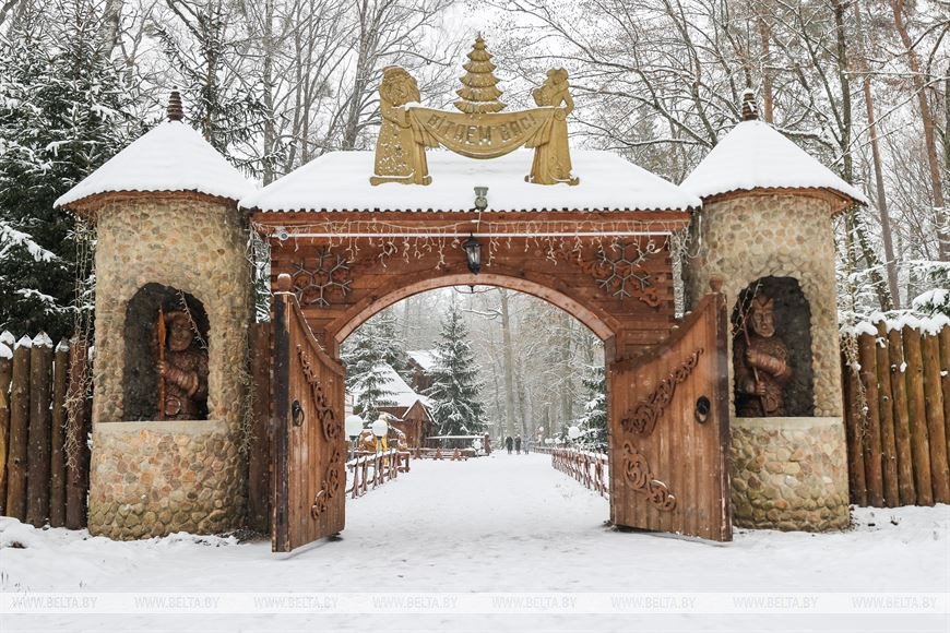 Предлагают даже пожениться. Рассказ о буднях Деда Мороза в Беловежской пуще