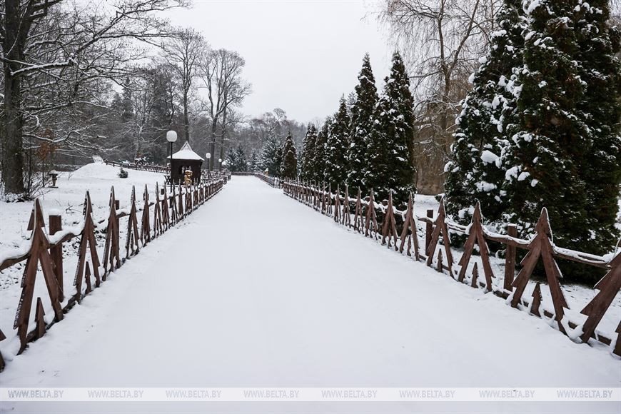 Предлагают даже пожениться. Рассказ о буднях Деда Мороза в Беловежской пуще