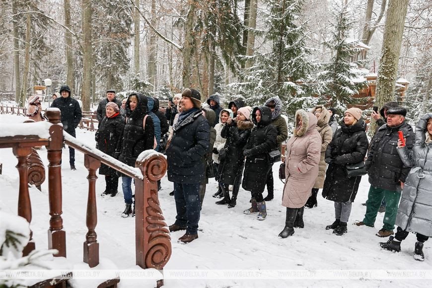 Предлагают даже пожениться. Рассказ о буднях Деда Мороза в Беловежской пуще