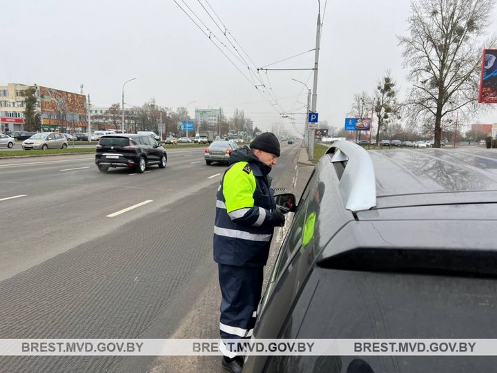 Сотрудники ГАИ проверили, много ли брестчан поменяли шины на зимние