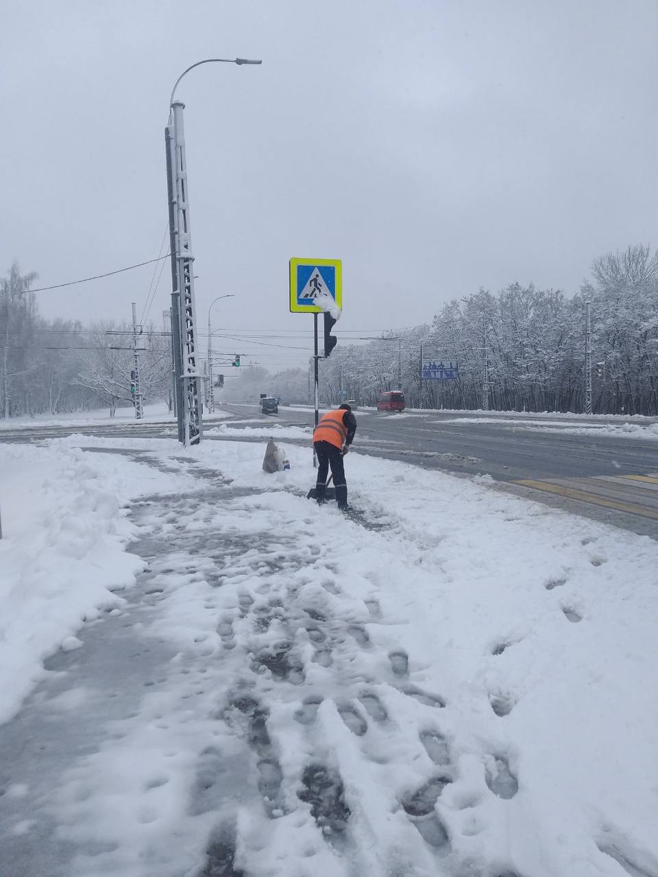Власти Бреста: работы по уборке снега будут продолжены ночью