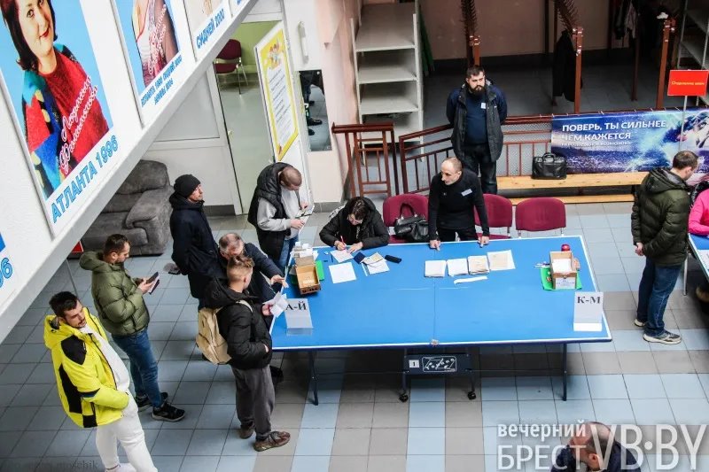 Пришли к 8:00 на пять минут. Как в Бресте проходит сверка учетных данных на пунктах сбора военнообязанных?