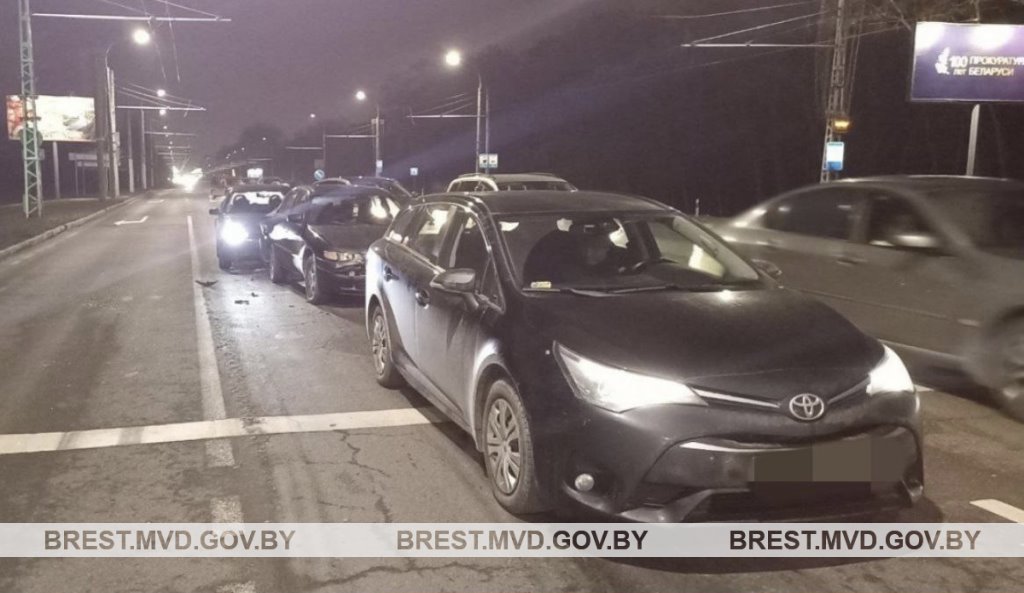 В Бресте на Московской собрался «паровозик»